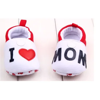 Hooyi תינוק נעליים אני אוהב את אמא שזה עתה נולד תינוק נעלי ללבוש 0 1 2 שנה התינוק ילדה מגפיים ביבי הראשונה מהלכים 11 12 13cm ילד גרביים