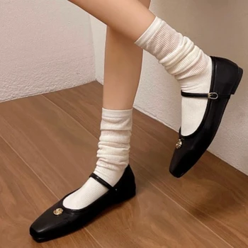 צרפתי רטרו, נעלי ג ' יין מארי 2023 אופנה חדש האביב בוהן מרובע רדוד הפה עקב נמוך אלגנטי נעלי נשים-נעלי עקב נמוך