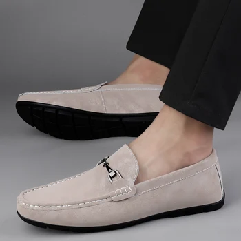 נעליים קלות נעלי יוקרה מעצב גברים נעליים מזדמנים להחליק על דירות איש מוקסינים פרה זמש עור Mens נהיגה נעליים לבן
