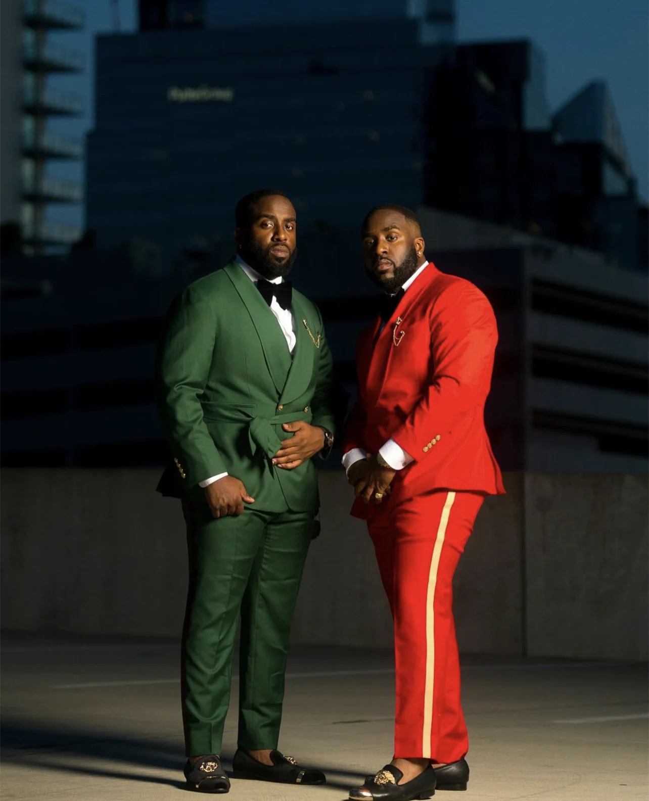 2 חתיכות אחרונות עיצוב ירוק אדום חליפות גברים מעיל Slim Fit רשמית החתונה החתן טלאים אח תלבושת חגורת המותניים בלייזר המכנסיים - 0